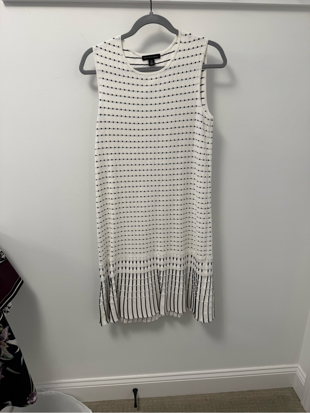 Saks Fifth Avenue White & Black Sleeveless Knit Dress with Pleated Hem